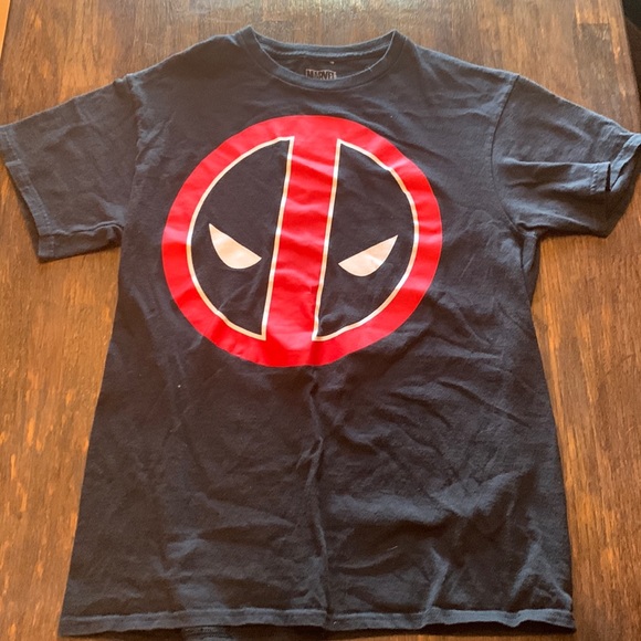 Marvel Black Deadpool Graphic T-Shirt M - Picture 1 of 4